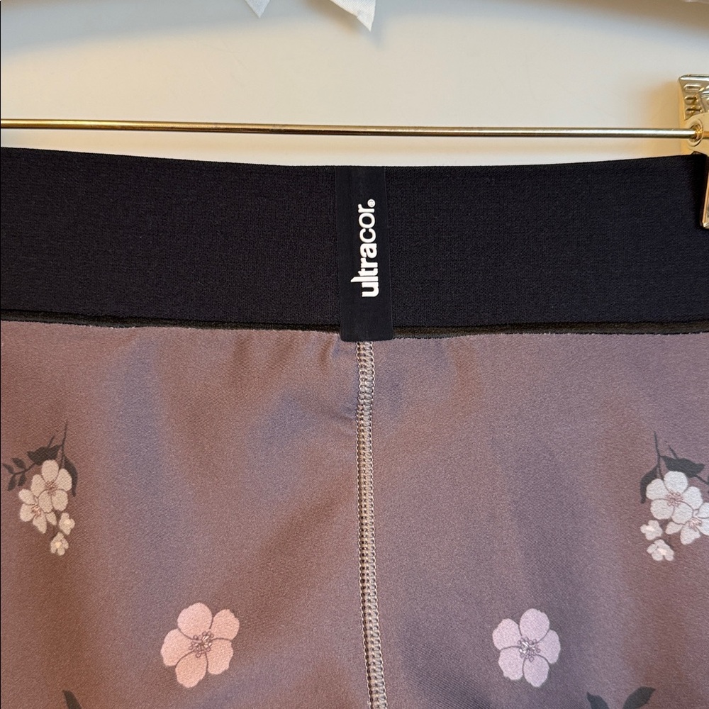 Ultracor Lux Knockout Floral Leggings Size S Laser Cut Side Detail Taupe/Grey - Picture 9 of 16